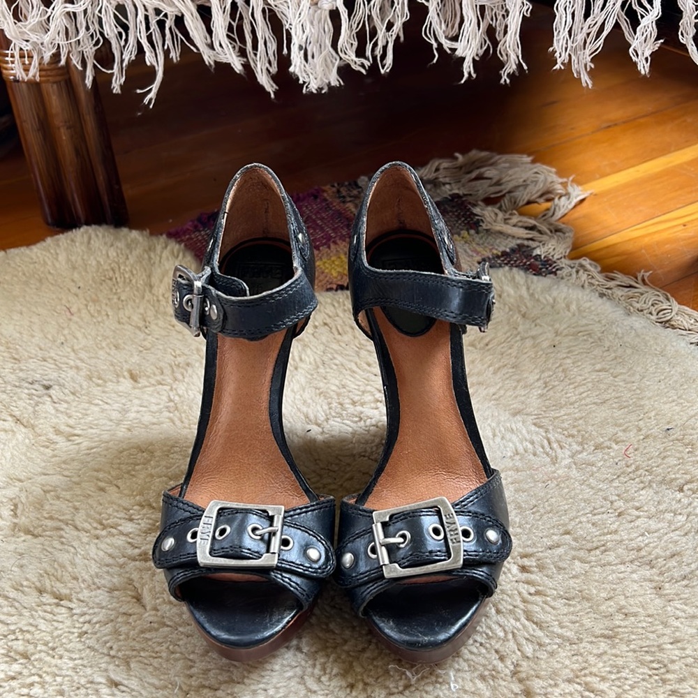Frye Gretta 2 piece peep toe wedge in size 6.5